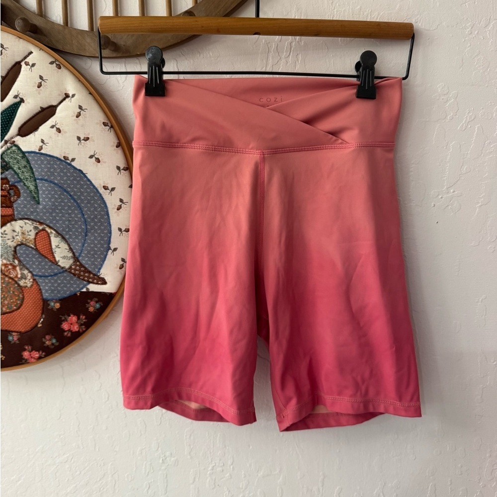 Cozi Pink Ombré Cross Over Biker Shorts Medium